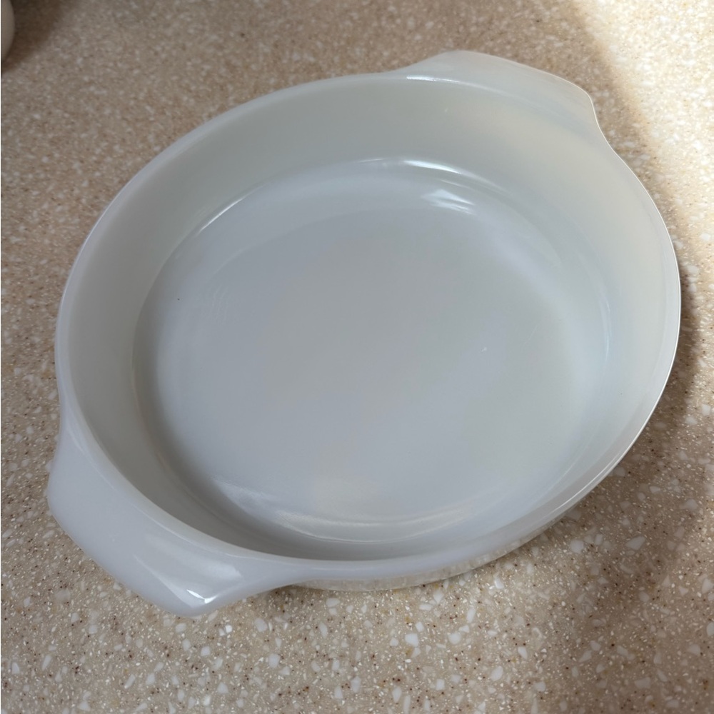Vintage Anchor Hocking White Serving Dish 9 inch Pie Casserole Dish